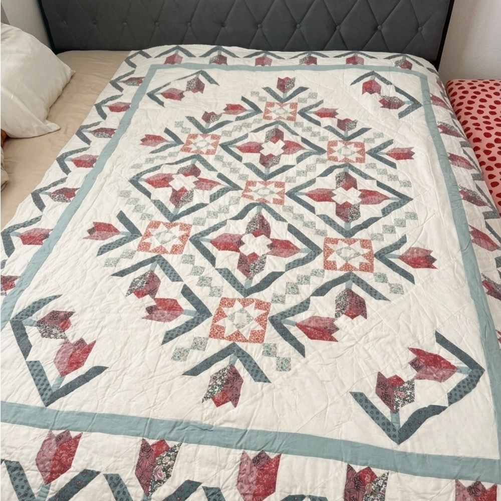 Vintage Handmade Patchwork Quilt Tulip Star Pattern Quilt 79x59